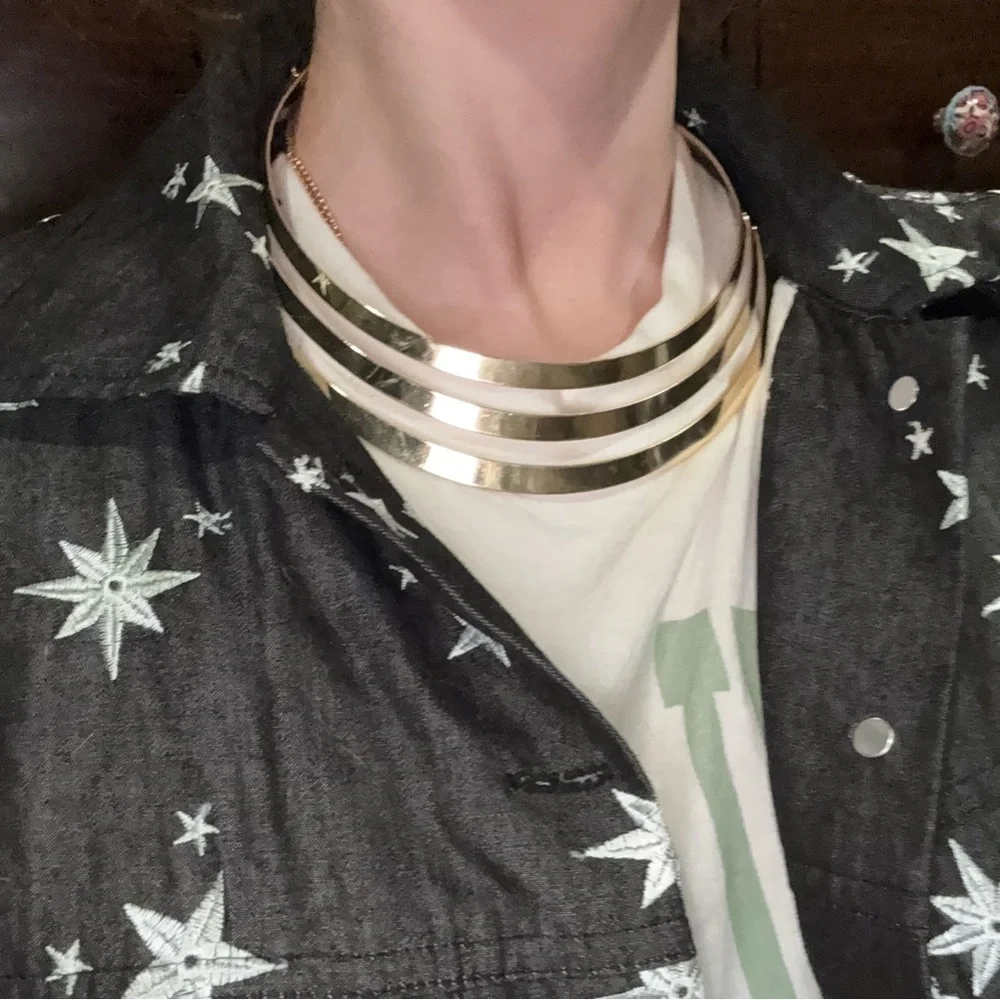 Gold Collar Necklace - Picture 5 of 9